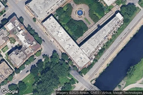 11 CHARLEVOIX #208